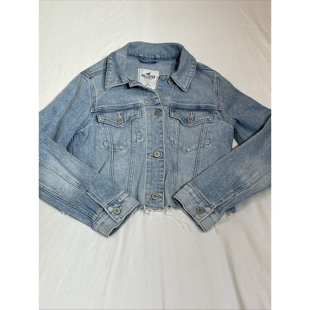 Hollister Womens Light Wash Cropped Denim Jacket Frayed Hem Small Blue